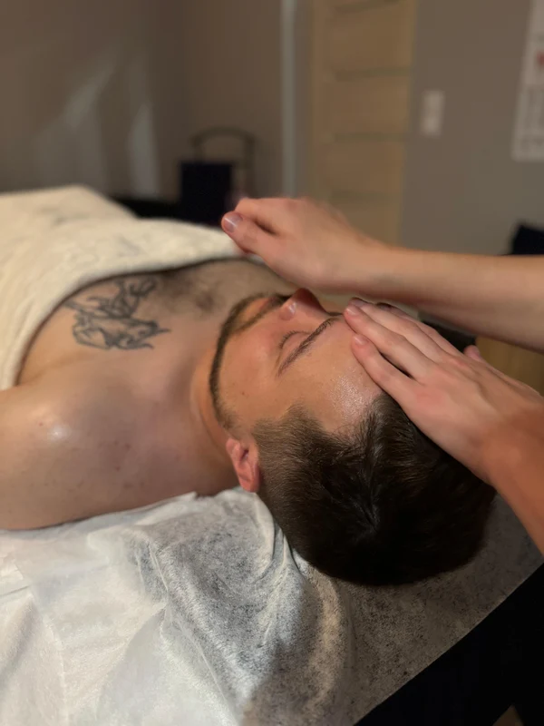 Массаж — ваш путь к легкости и энергии.